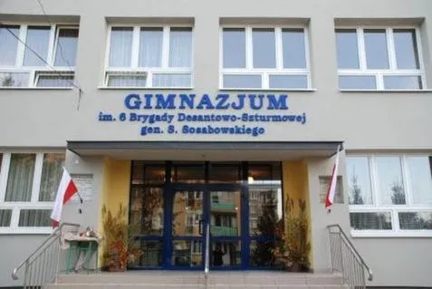Czyje imię kryje się za twoim gimnazjum? Napisz rozprawkę i odkryj historię!