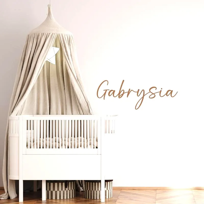 Jak kreatywnie umieścić imię dziecka na ścianie – poradnik krok po kroku